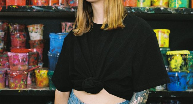 Шелкография: как Uniko Clothing создает брендирование для корпоративного мерча